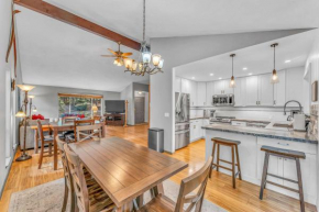 Single Level Carnelian Bay Gem Near Skiing & Beach